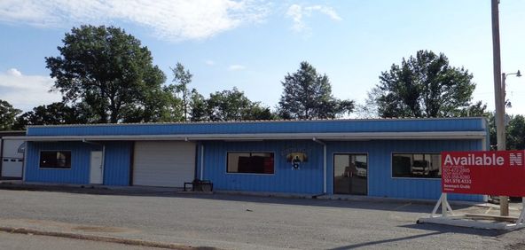 Retail/Industrial Showroom : 1020 Jim's Lane, Conway, AR 72032